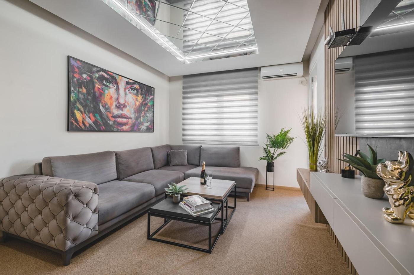 Harmony Apartments 포드고리차 외부 사진