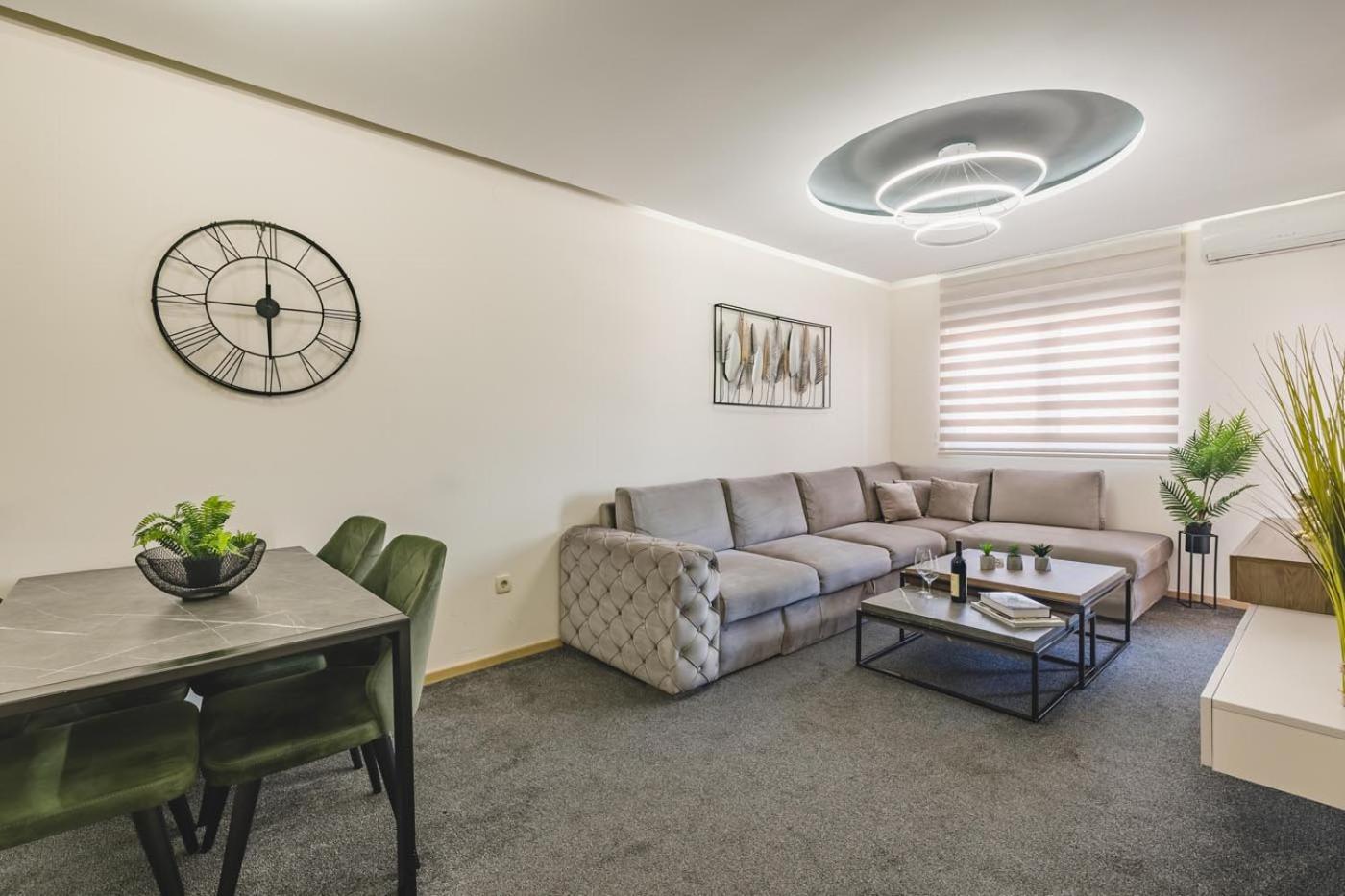 Harmony Apartments 포드고리차 외부 사진