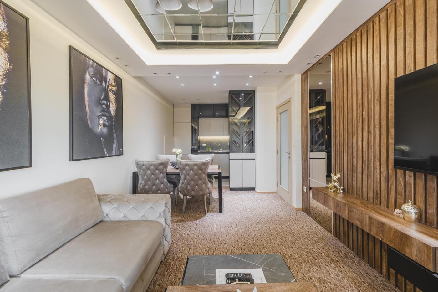 Harmony Apartments 포드고리차 외부 사진